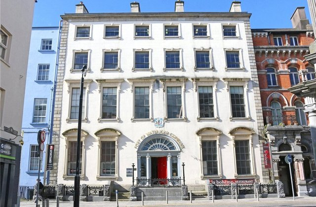 William Morris's townhouse, today the Chamber of Commerce building where a child was left on the doorstep in 1806
